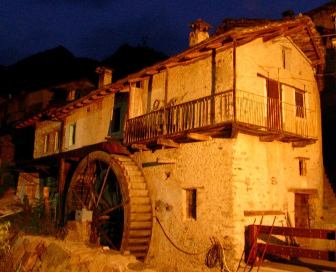 Rifugio Escursionistico La Ruà Macra Exterior foto